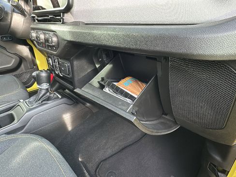 Used 2024 Jeep Wrangler Sport S image 25