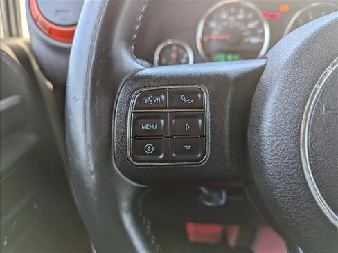 Used 2015 Jeep Wrangler Unlimited Sahara w/ Connectivity Group AWD/4WD image 8