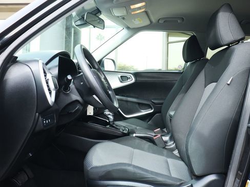 Used 2024 Kia Soul LX w/ Option Group 015 image 38