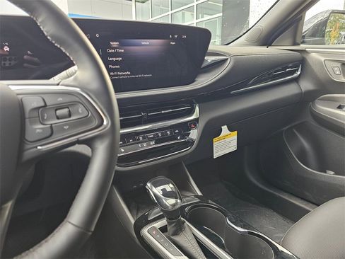 Used 2025 Buick Envista Avenir image 27