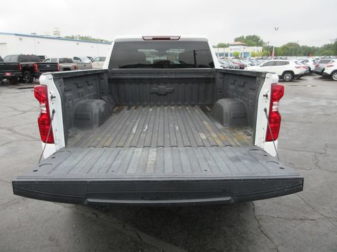 Used 2022 Chevrolet Silverado 1500 LT w/ Protection Package AWD/4WD image 8
