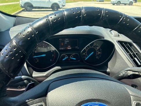 Used 2017 Ford Escape SE FWD image 14
