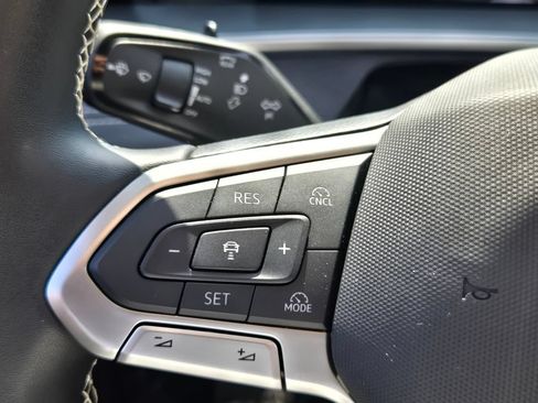 Certified 2026 Volkswagen Tiguan SE w/ Panoramic Sunroof Package FWD image 24