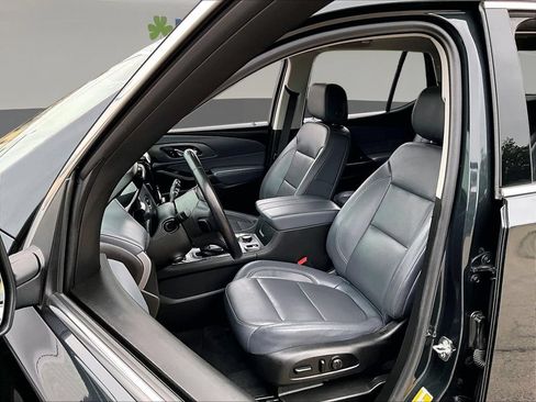 Used 2021 Chevrolet Traverse Premier AWD/4WD image 24
