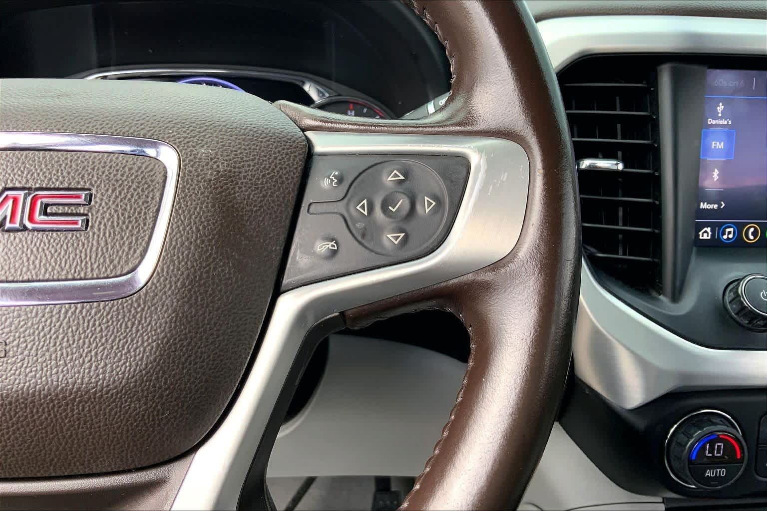 Used 2020 GMC Acadia SLT w/ Driver Alert Package II FWD image 24
