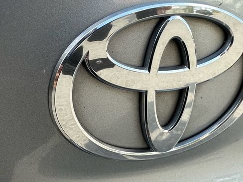 Used 2025 Toyota Camry LE FWD image 10