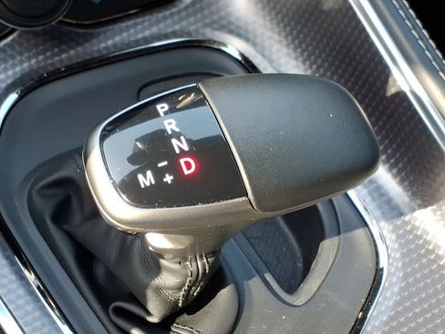 Used 2015 Dodge Challenger SRT Hellcat RWD image 23