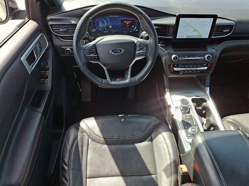 Used 2020 Ford Explorer ST image 11
