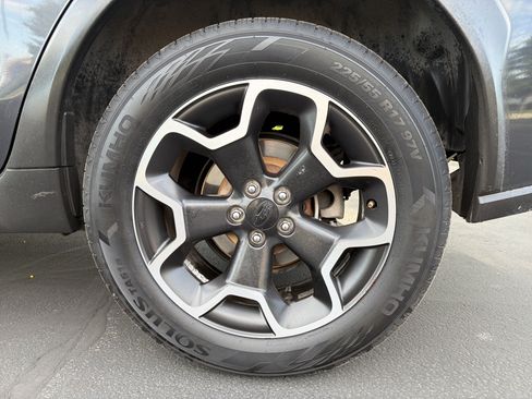 Used 2014 Subaru Crosstrek 2.0i Premium AWD/4WD image 6