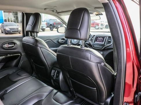 Used 2019 Jeep Cherokee Latitude Plus AWD/4WD image 21