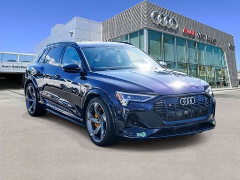 Used 2023 Audi e-tron S Prestige w/ Prestige Package image 5