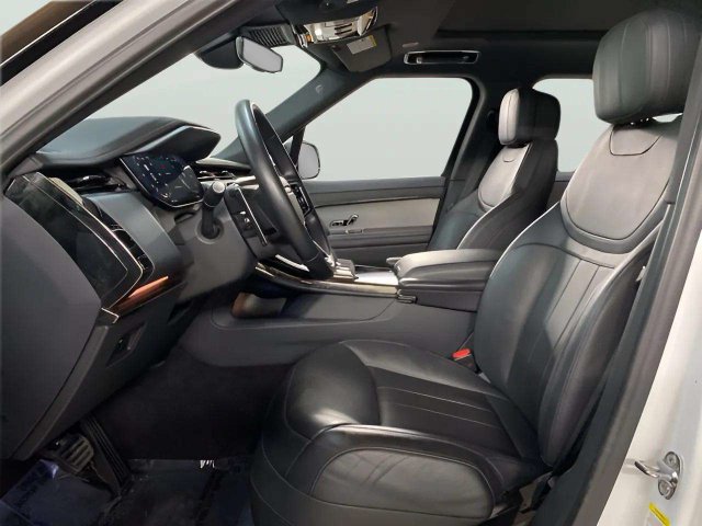Used 2025 Land Rover Range Rover Sport SE AWD/4WD image 19