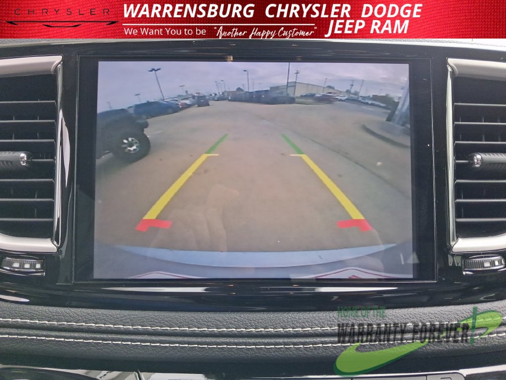 Used 2023 Chrysler Pacifica Touring-L FWD image 23
