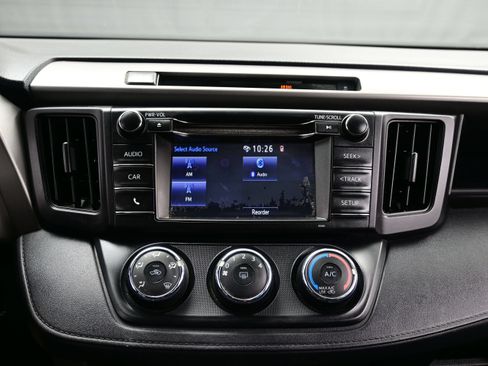 Used 2016 Toyota RAV4 LE AWD/4WD image 17