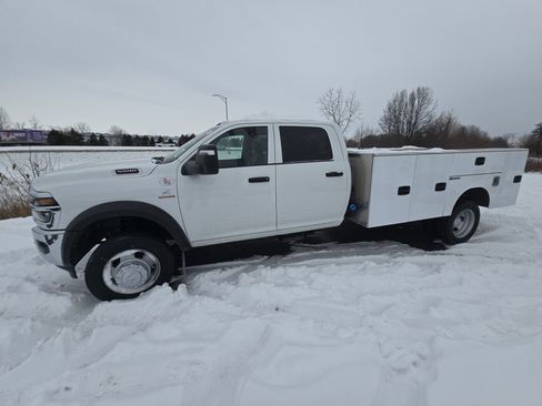 New 2026 RAM 5500 Tradesman w/ Chrome Appearance Group AWD/4WD image 14