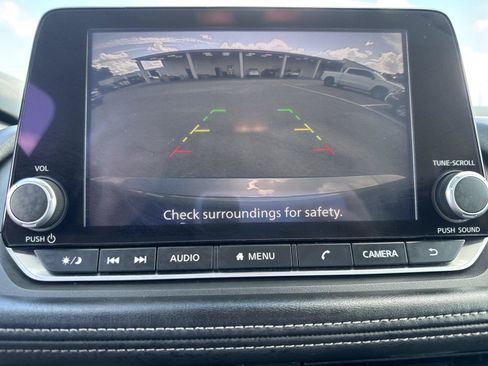 Used 2025 Nissan Rogue SV FWD image 26