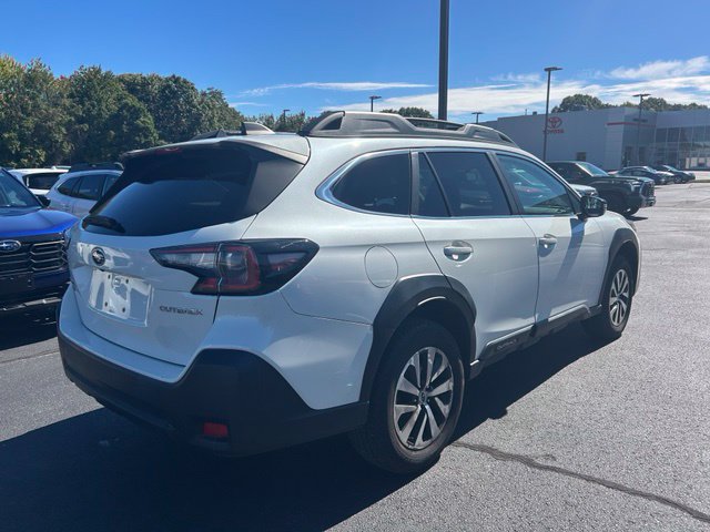 Used 2023 Subaru Outback Premium AWD/4WD image 4