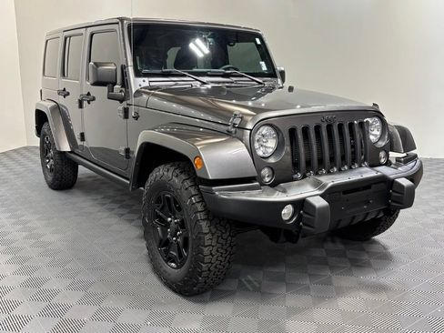Used 2016 Jeep Wrangler Unlimited Sahara AWD/4WD image 3