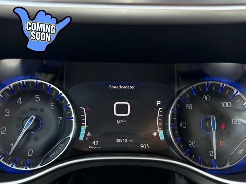Used 2021 Chrysler Pacifica Touring-L FWD image 21