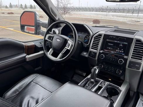 Used 2015 Ford F150 Lariat image 13
