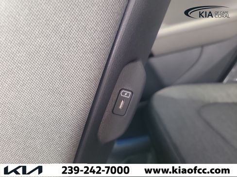 New 2027 Kia Seltos S FWD image 17