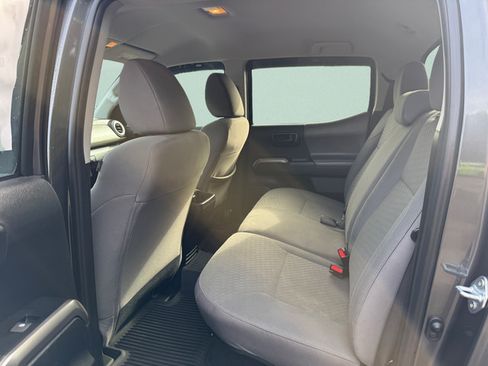 Used 2023 Toyota Tacoma SR5 AWD/4WD image 5