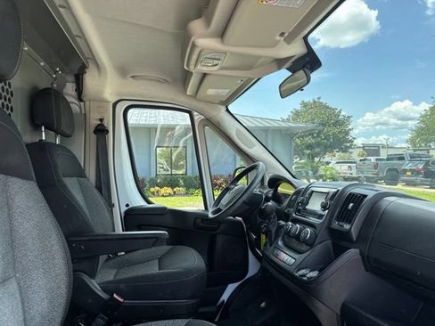 Used 2021 RAM ProMaster 2500 w/ Convenience Group FWD image 12
