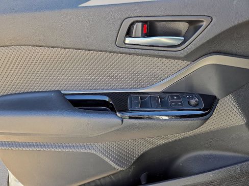 Used 2021 Toyota C-HR Limited FWD image 21