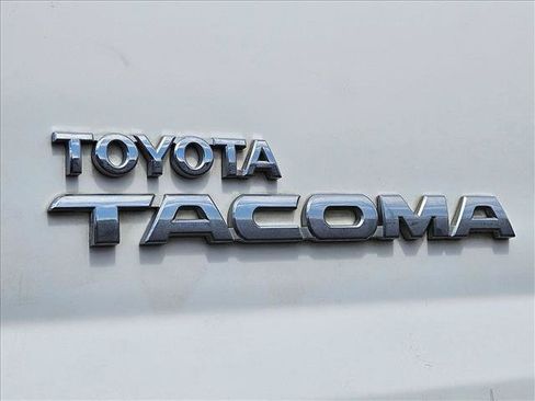 Used 2014 Toyota Tacoma PreRunner w/ Convenience Package RWD image 30