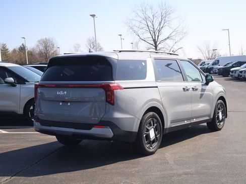 New 2026 Kia Carnival EX image 5