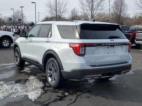 New 2026 Ford Explorer Active w/ Active Comfort Package image 6