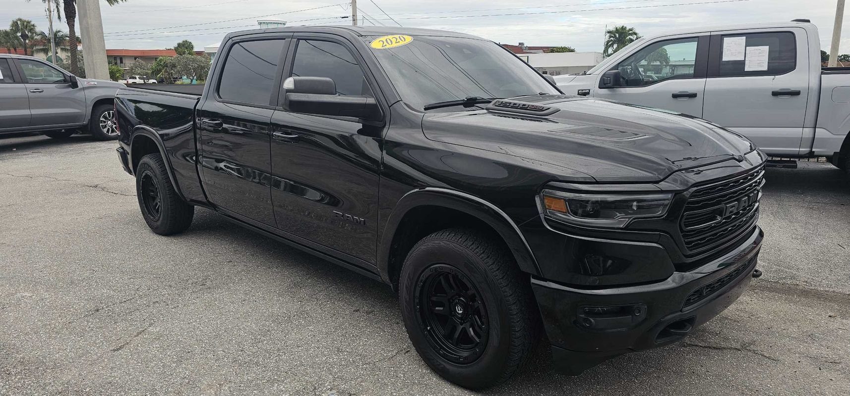 Used 2020 RAM 1500 Limited w/ Black Appearance Package AWD/4WD image 38