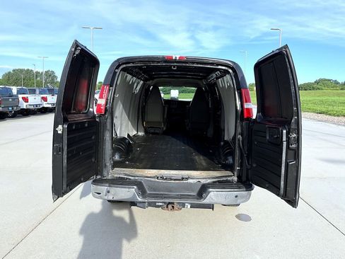 Used 2016 GMC Savana 3500 Extended RWD image 15