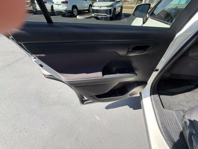Used 2021 Toyota Highlander LE AWD/4WD image 8