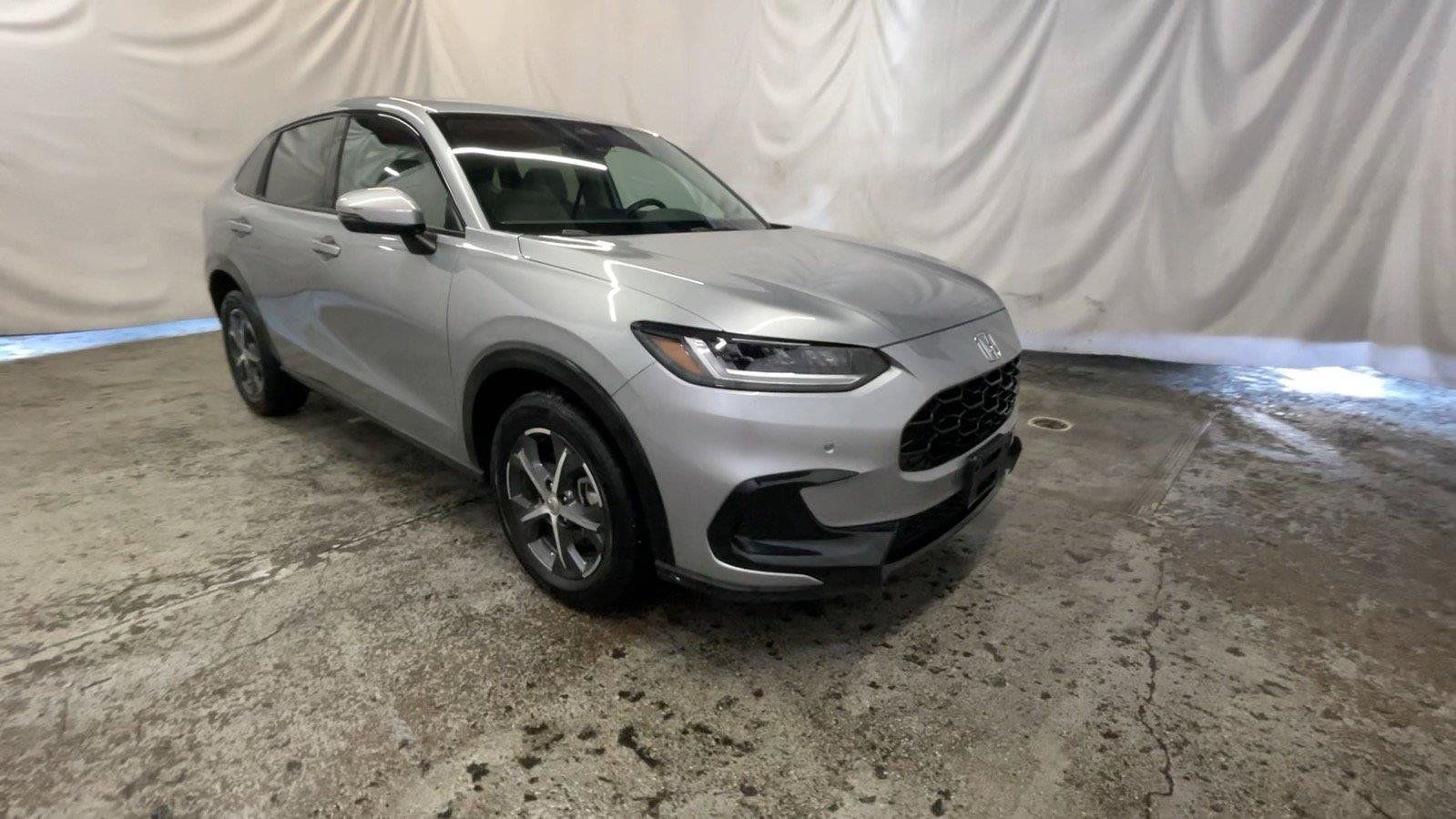 Used 2024 Honda HR-V EX-L image 2