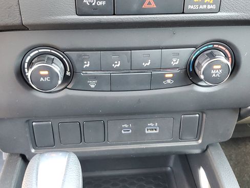 Used 2024 Nissan Frontier SV image 23