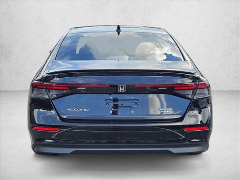 Used 2025 Honda Accord Sport image 3