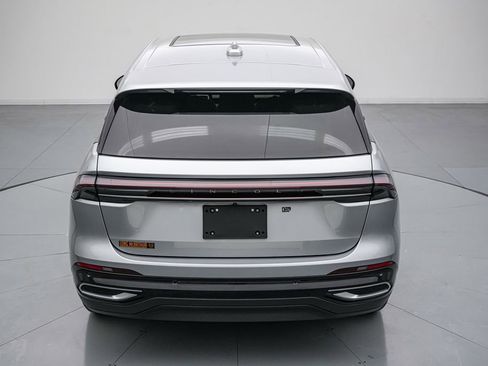 Used 2025 Lincoln Nautilus Premier w/ Equipment Group 102A AWD/4WD image 6
