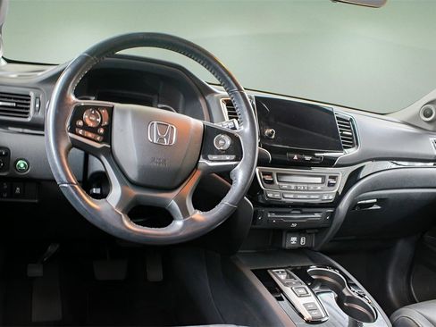 Used 2022 Honda Pilot Touring image 13