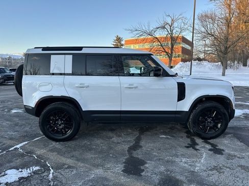 Used 2025 Land Rover Defender 110 S image 4