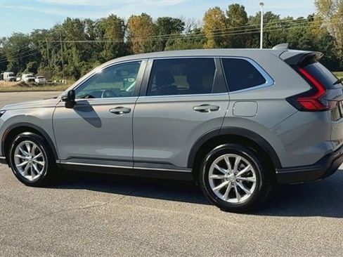 Used 2025 Honda CR-V EX image 6