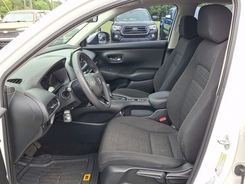 Used 2023 Honda HR-V LX image 10