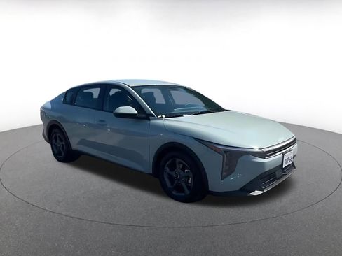Used 2025 Kia K4 FWD image 2
