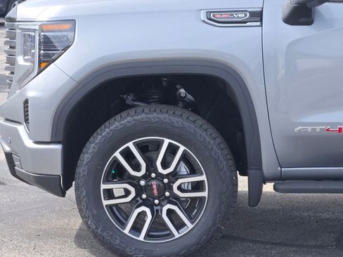 New 2026 GMC Sierra 1500 AT4 w/ AT4 Premium Package AWD/4WD image 32