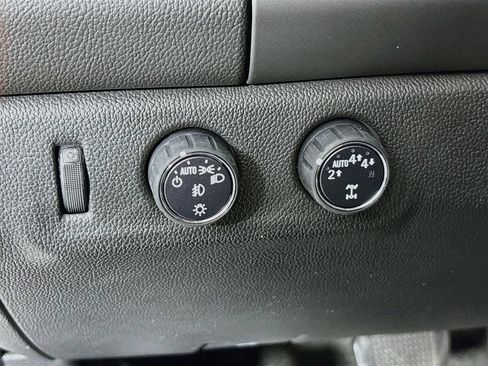 Used 2018 Chevrolet Colorado LT AWD/4WD image 13