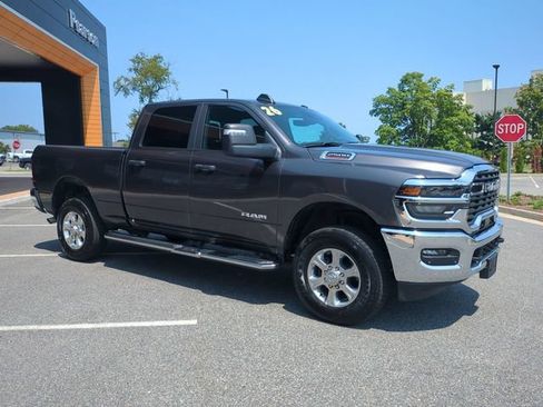 Used 2026 RAM 2500 Big Horn AWD/4WD image 2