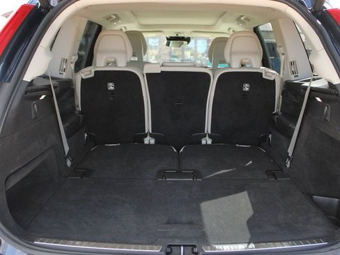 Used 2018 Volvo XC90 T6 Momentum w/ Momentum Plus Package AWD/4WD image 25