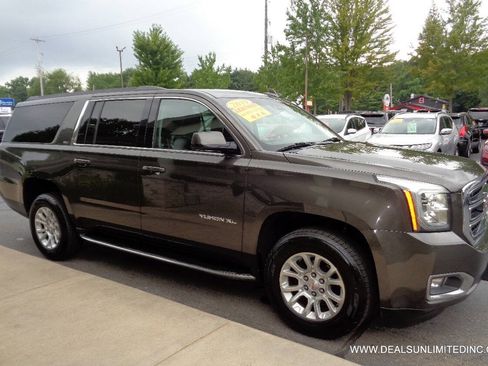 Used 2019 GMC Yukon XL SLT AWD/4WD image 2