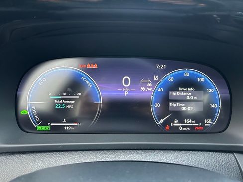 Used 2025 Toyota Crown Signia image 25