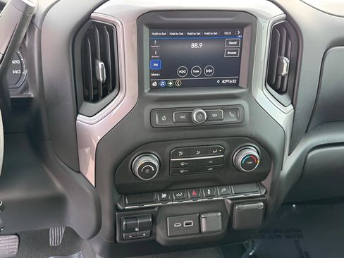 Used 2021 Chevrolet Silverado 2500 Custom w/ Custom Value Package image 7